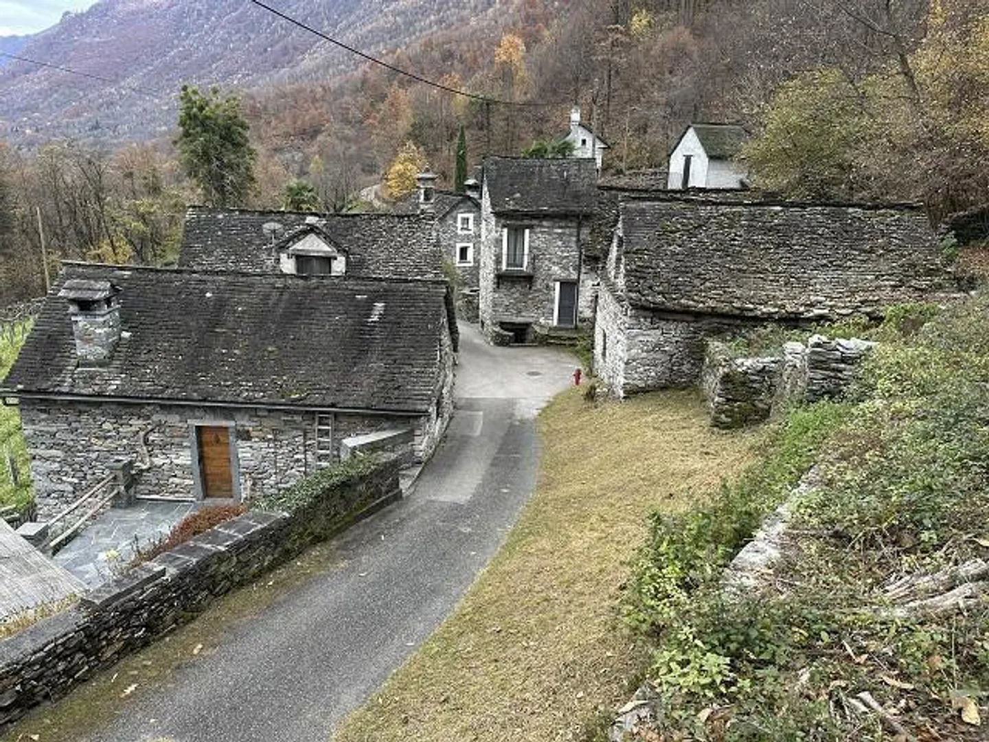 4-room rustic to renovate with large meadow and forest property - Photo 17 of 19