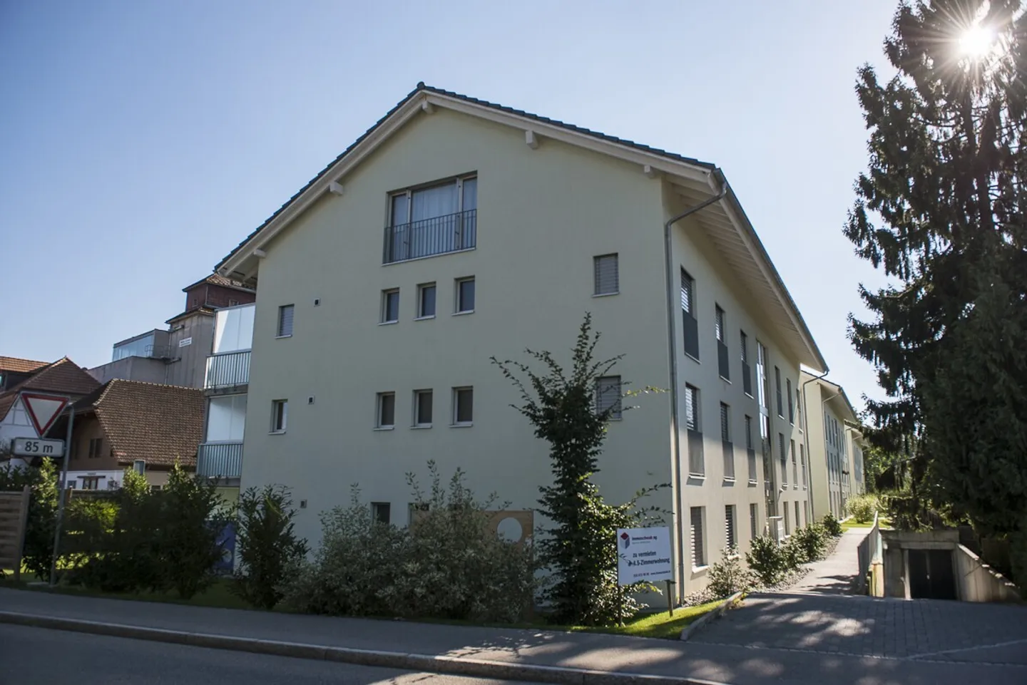 Appartement spacieux de 4,5 pièces à louer - Photo 1 sur 12