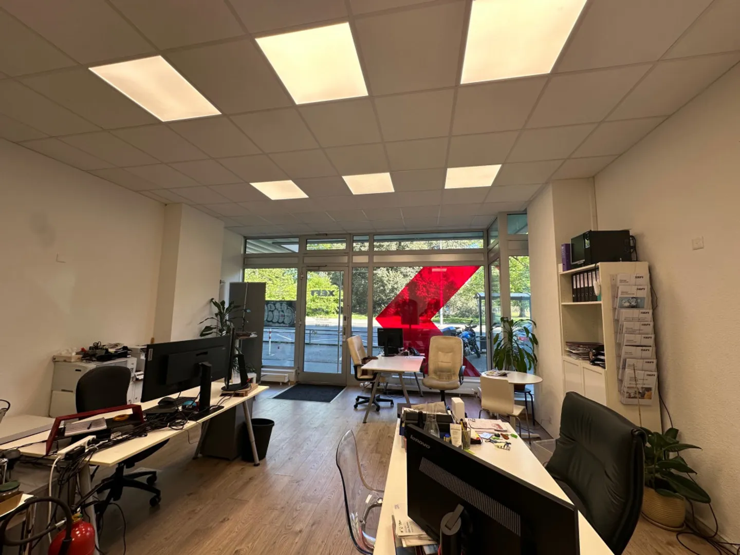 Heller Büroraum in Genf - Foto 3 von 13