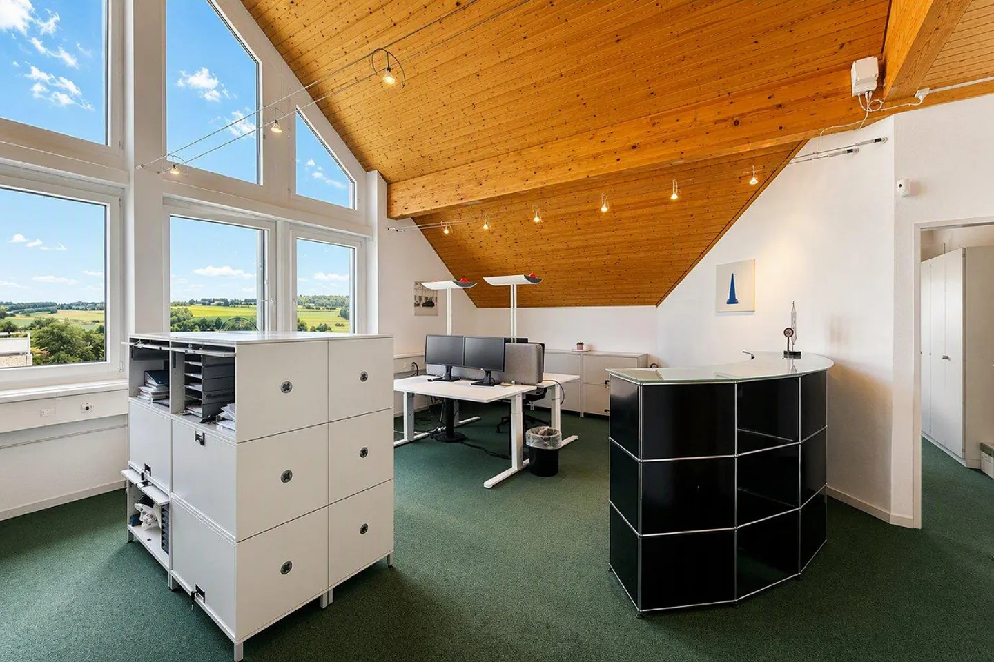 Practical office space in a central location in Berikon - 65 m² on the 2nd floor - Photo 4 of 8