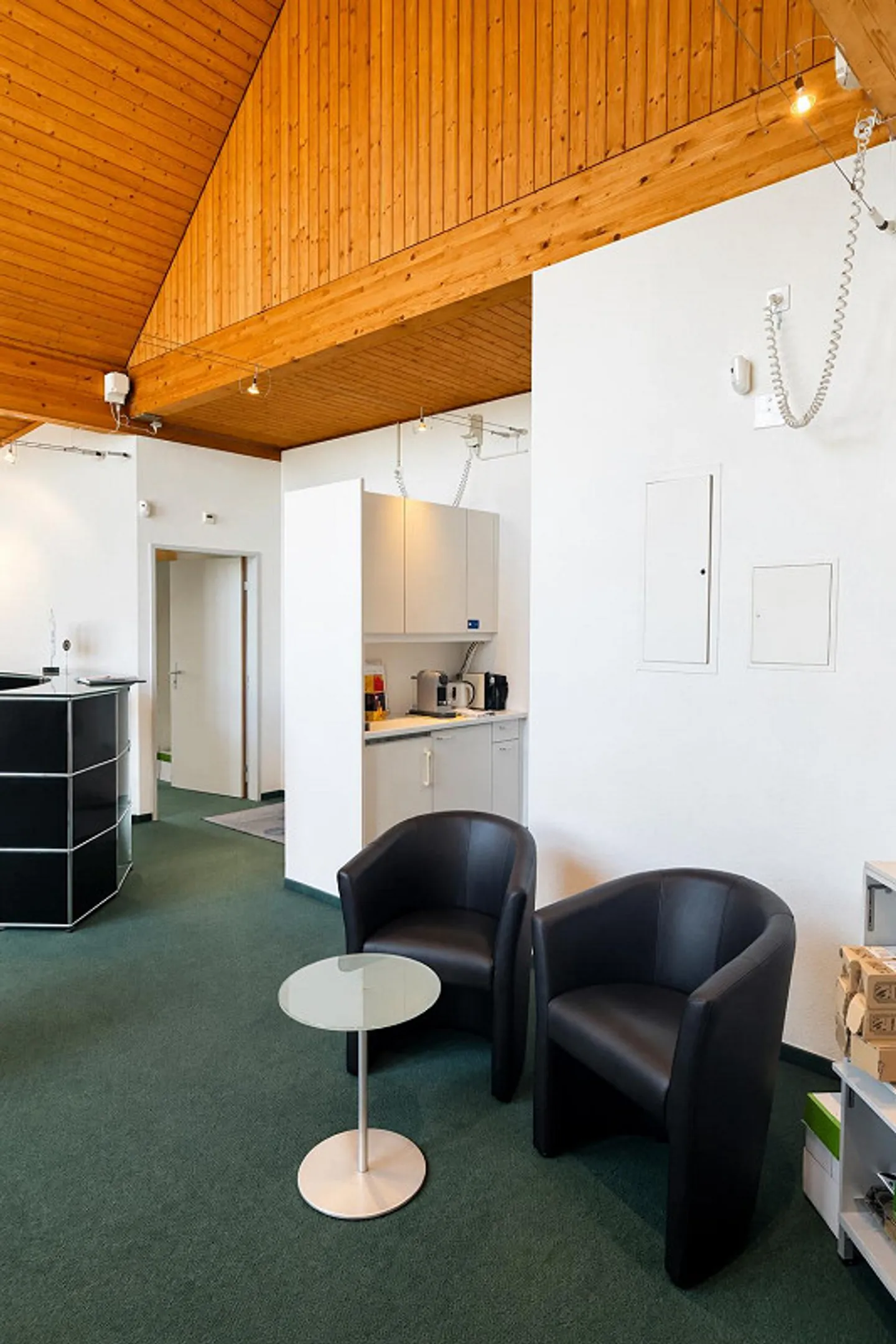 Practical office space in a central location in Berikon - 65 m² on the 2nd floor - Photo 5 of 8