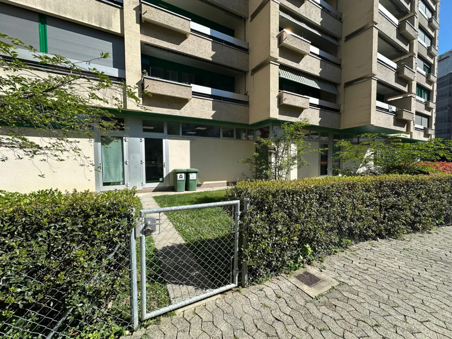 Heller Büroraum in Genf - Foto 9 von 13
