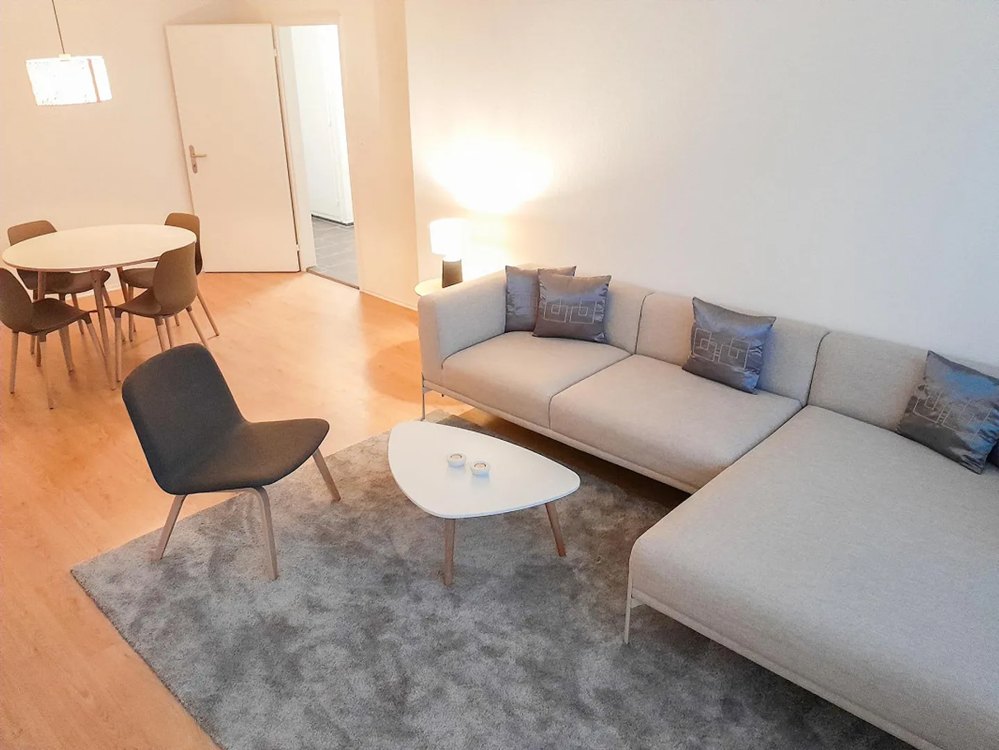 Appartement meublé 2.5 pièces avec service - Centre-ville / Downtown Bâle - Photo 2 sur 9