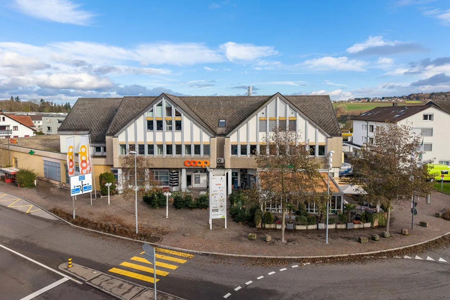 Practical office space in a central location in Berikon - 65 m² on the 2nd floor - Photo 1 of 8