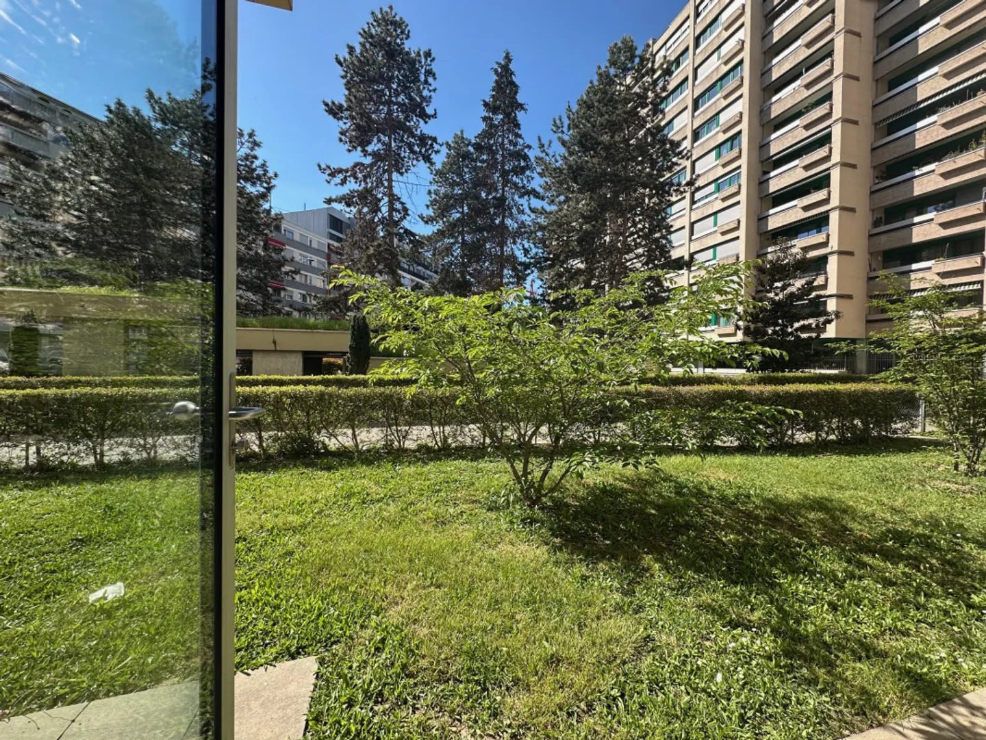 Heller Büroraum in Genf - Foto 11 von 13