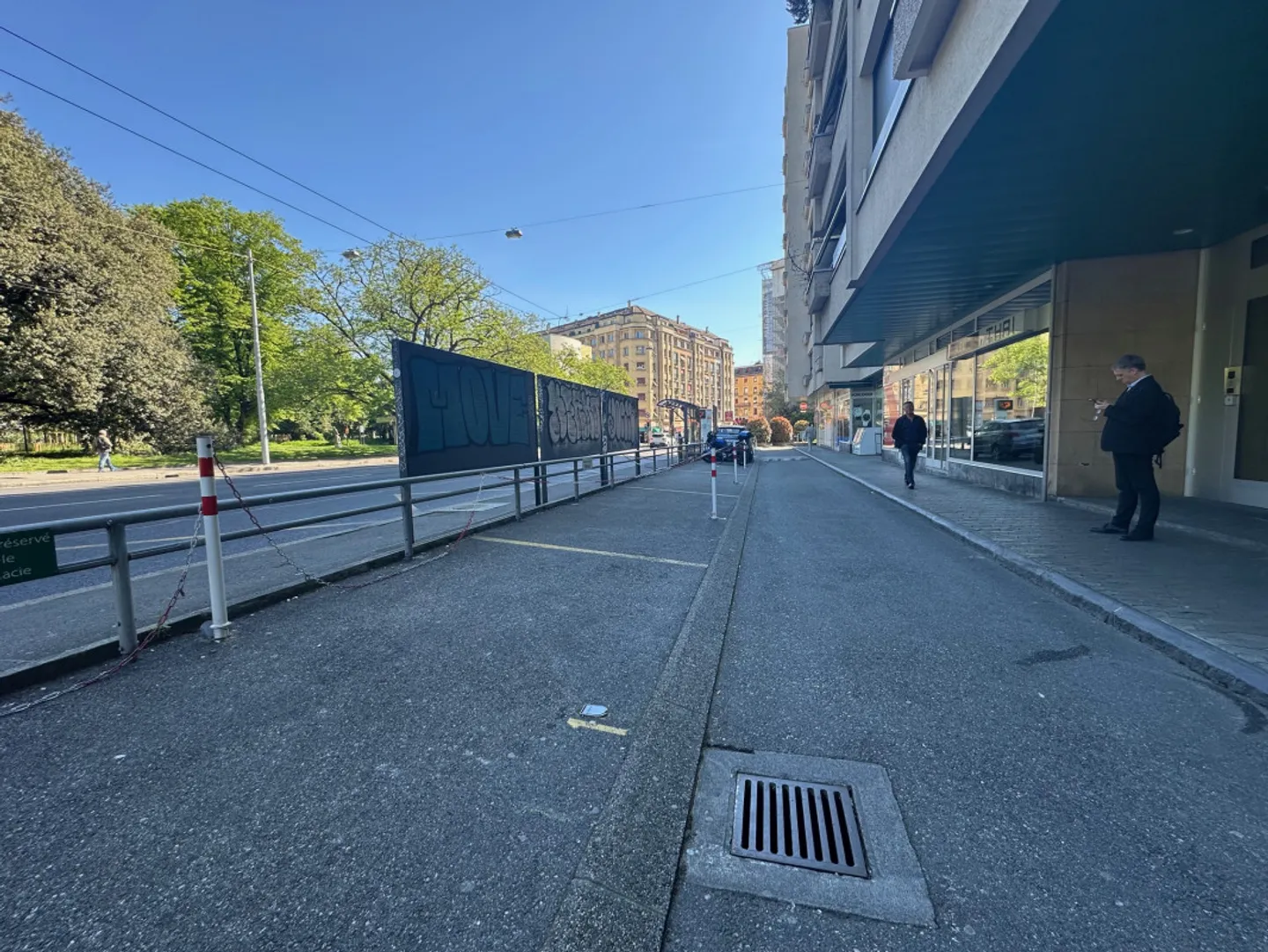 Heller Büroraum in Genf - Foto 13 von 13