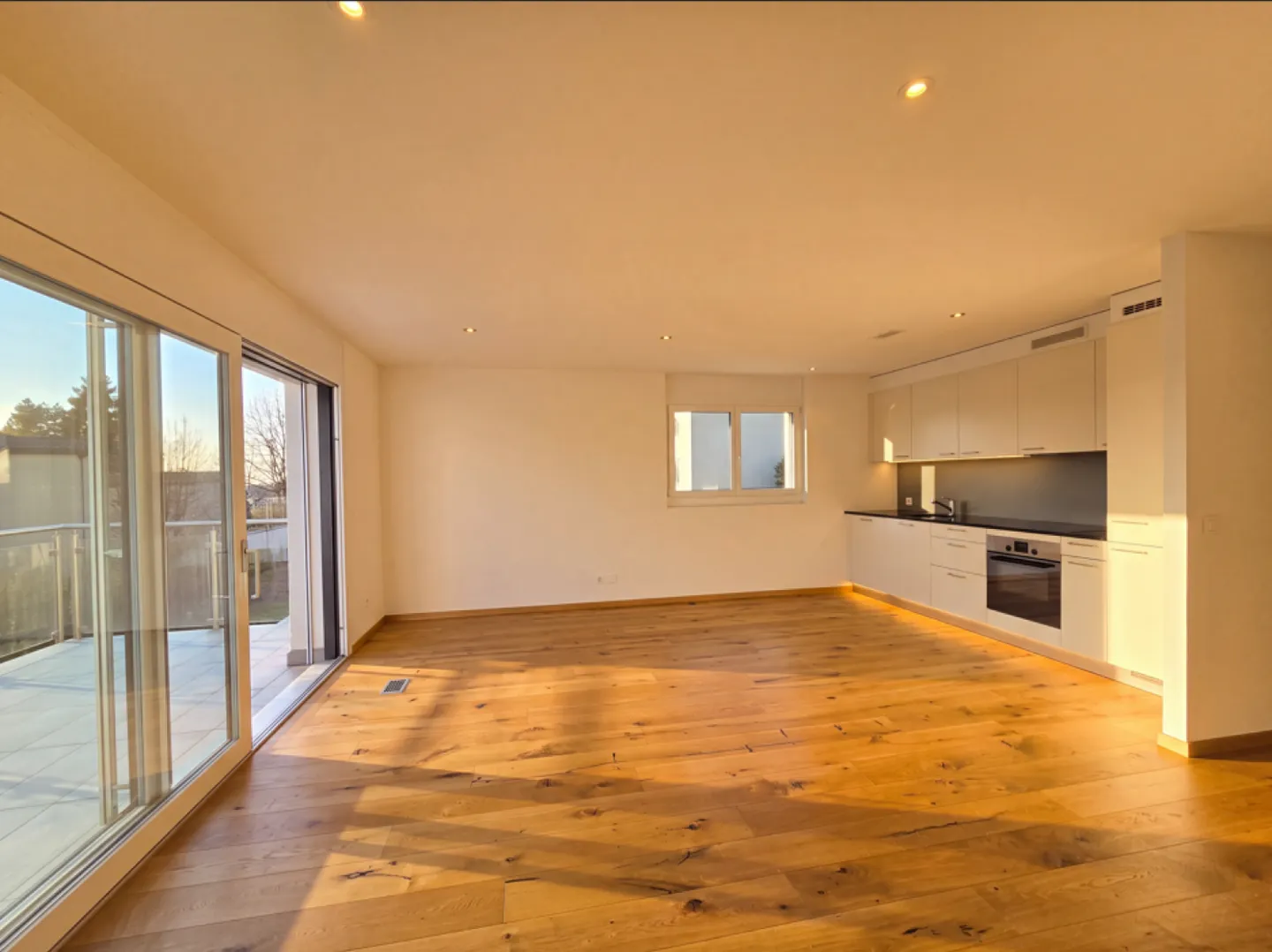 Spacious 4.5 Room Apartment - Photo 1 of 6