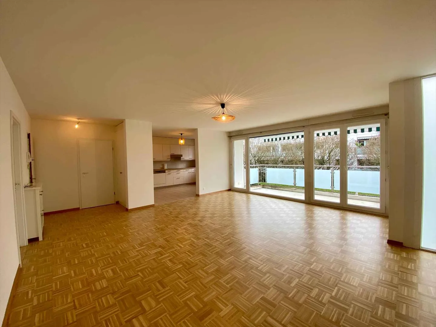 Appartement 5 pièces - Photo 2 sur 11