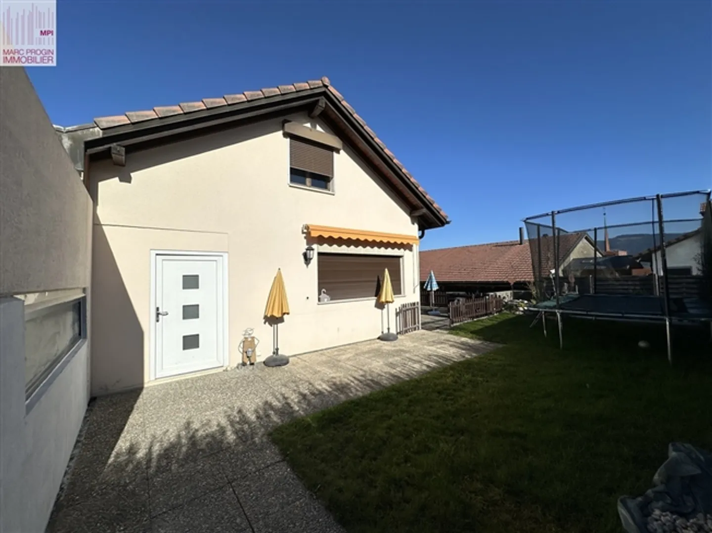 Business on 2 levels with living area in the center of the village - Photo 4 of 15