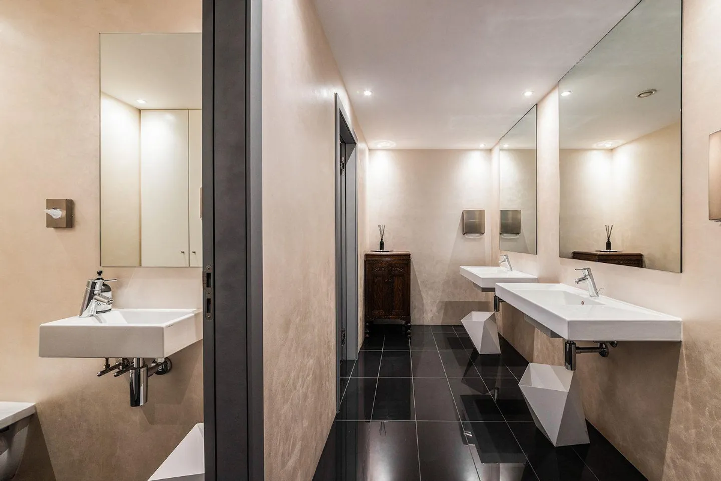 Prestigebüro im zehnten Stock im Palazzo Mantegazza - Foto 7 von 10