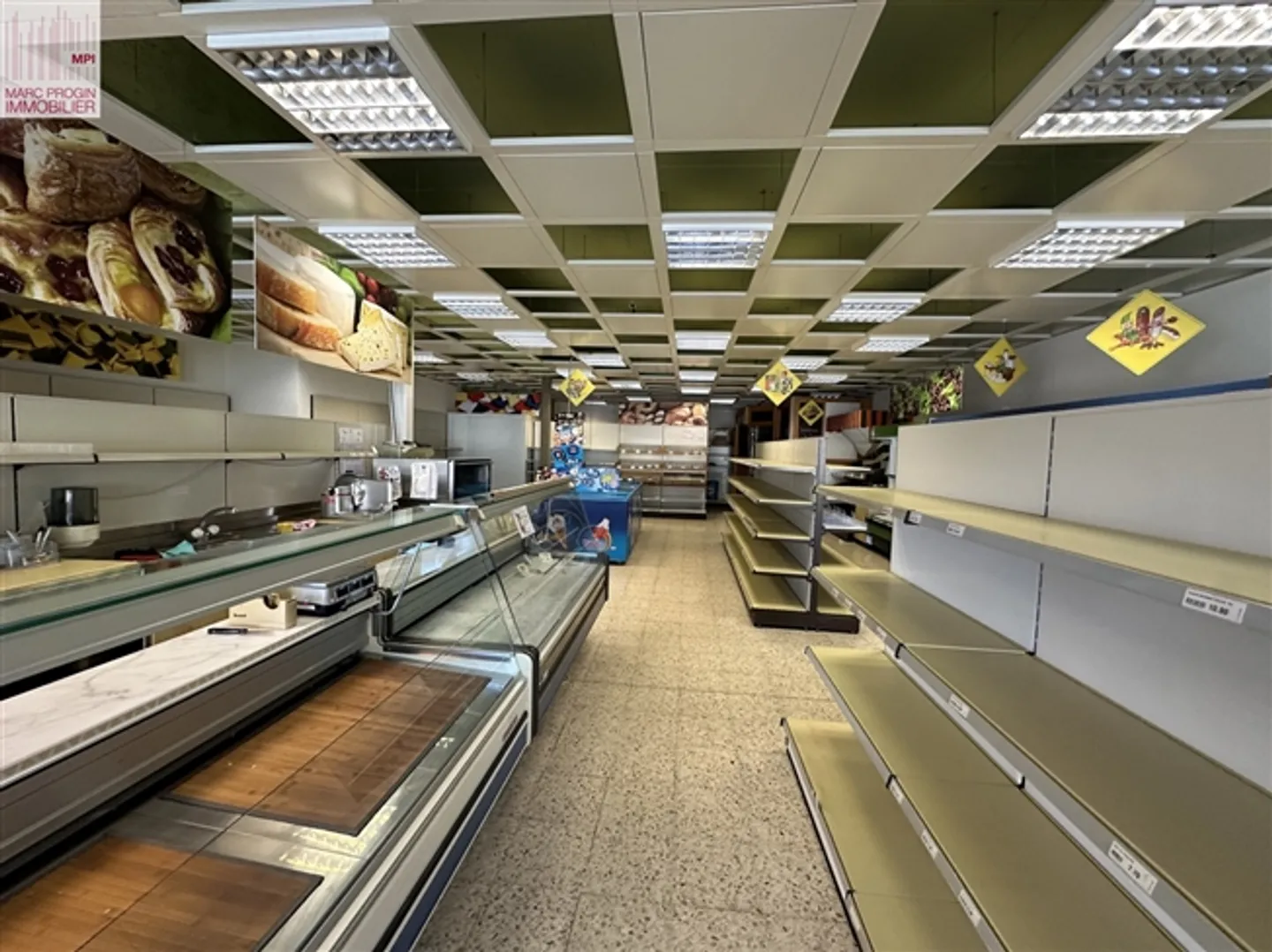 Business on 2 levels with living area in the center of the village - Photo 7 of 15