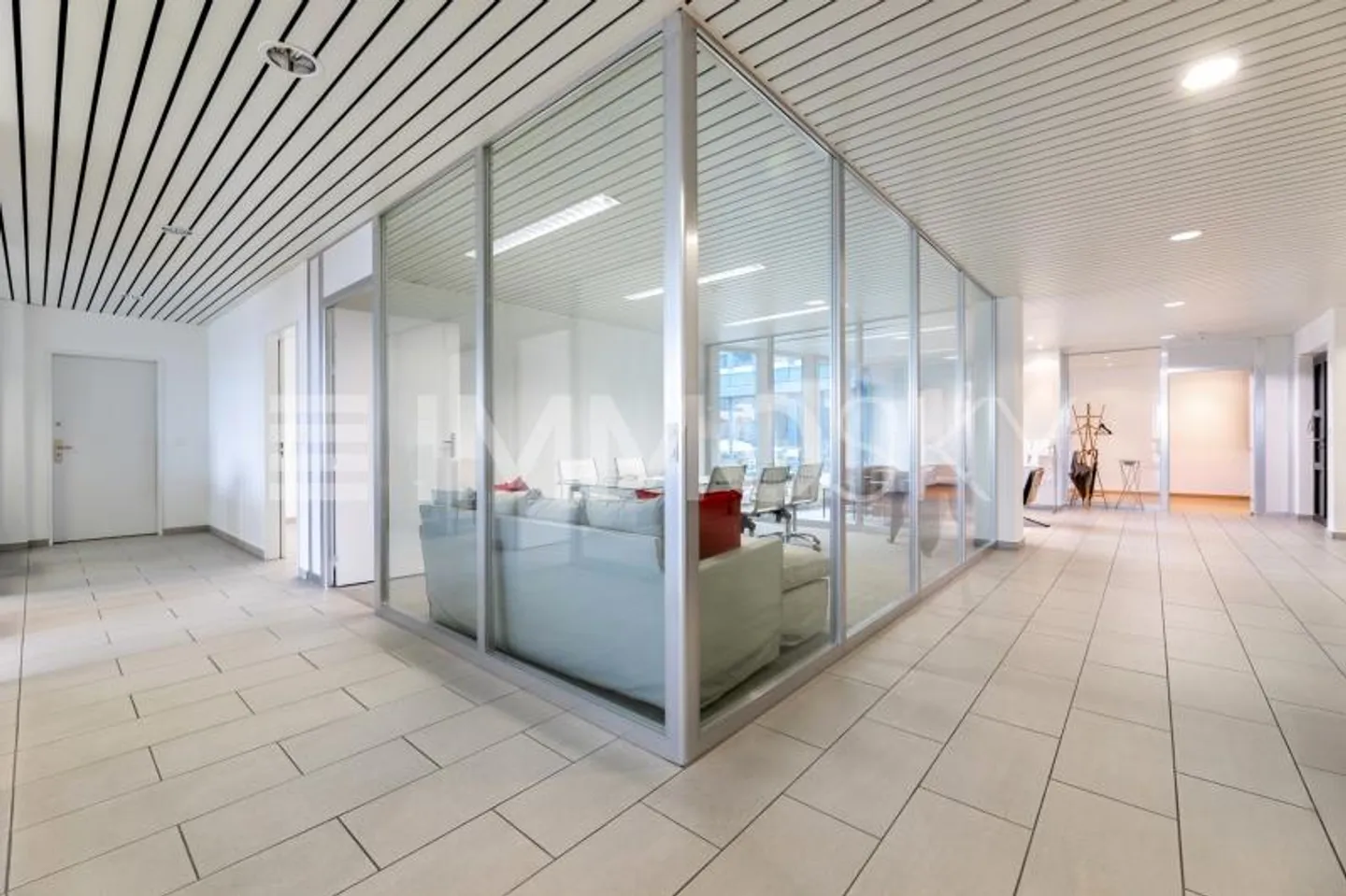 Flexible Business Space in a Central Location in the Zug Economic Area - Photo 8 of 9