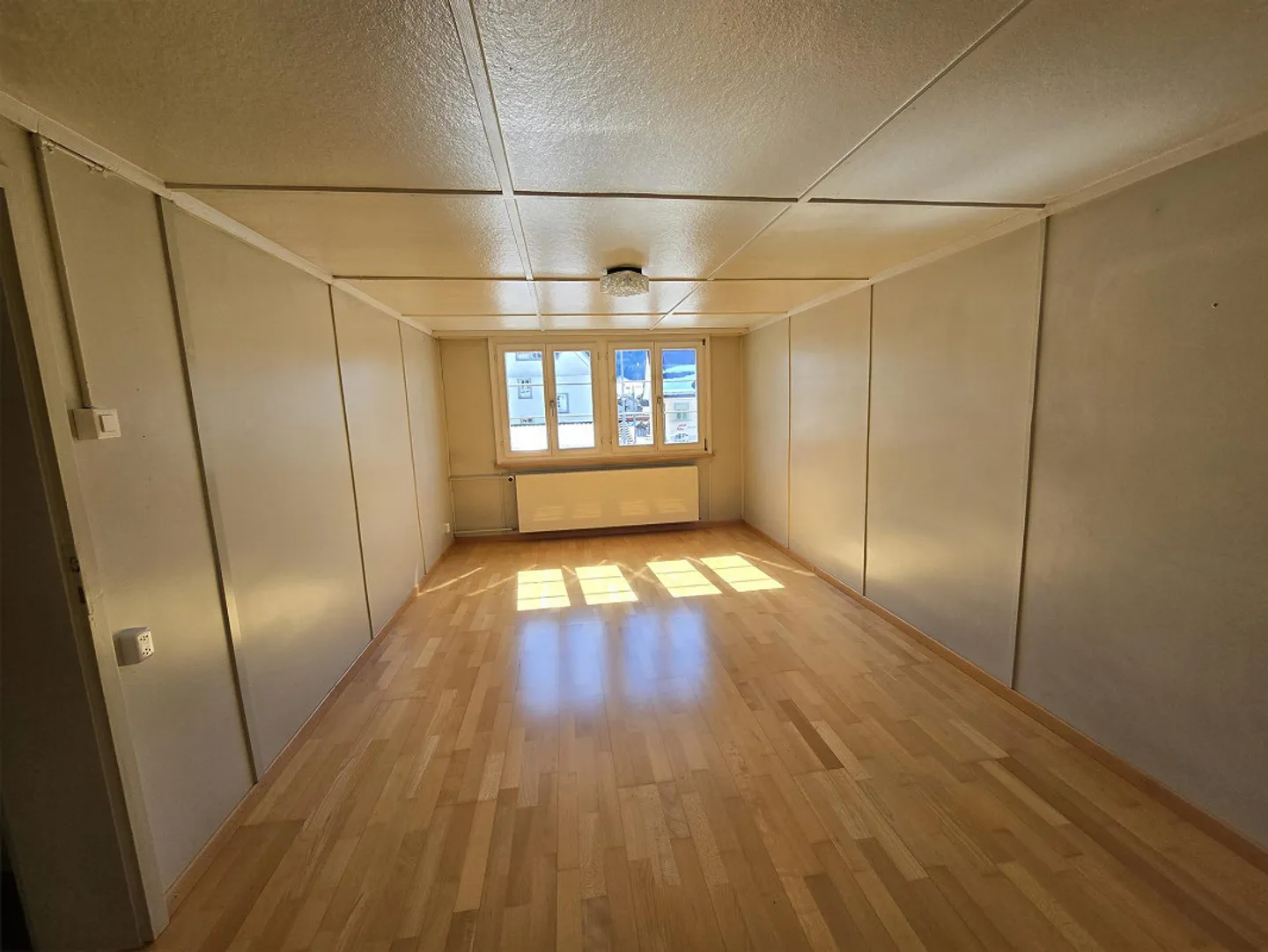 4-room old building apartment - Photo 3 of 8