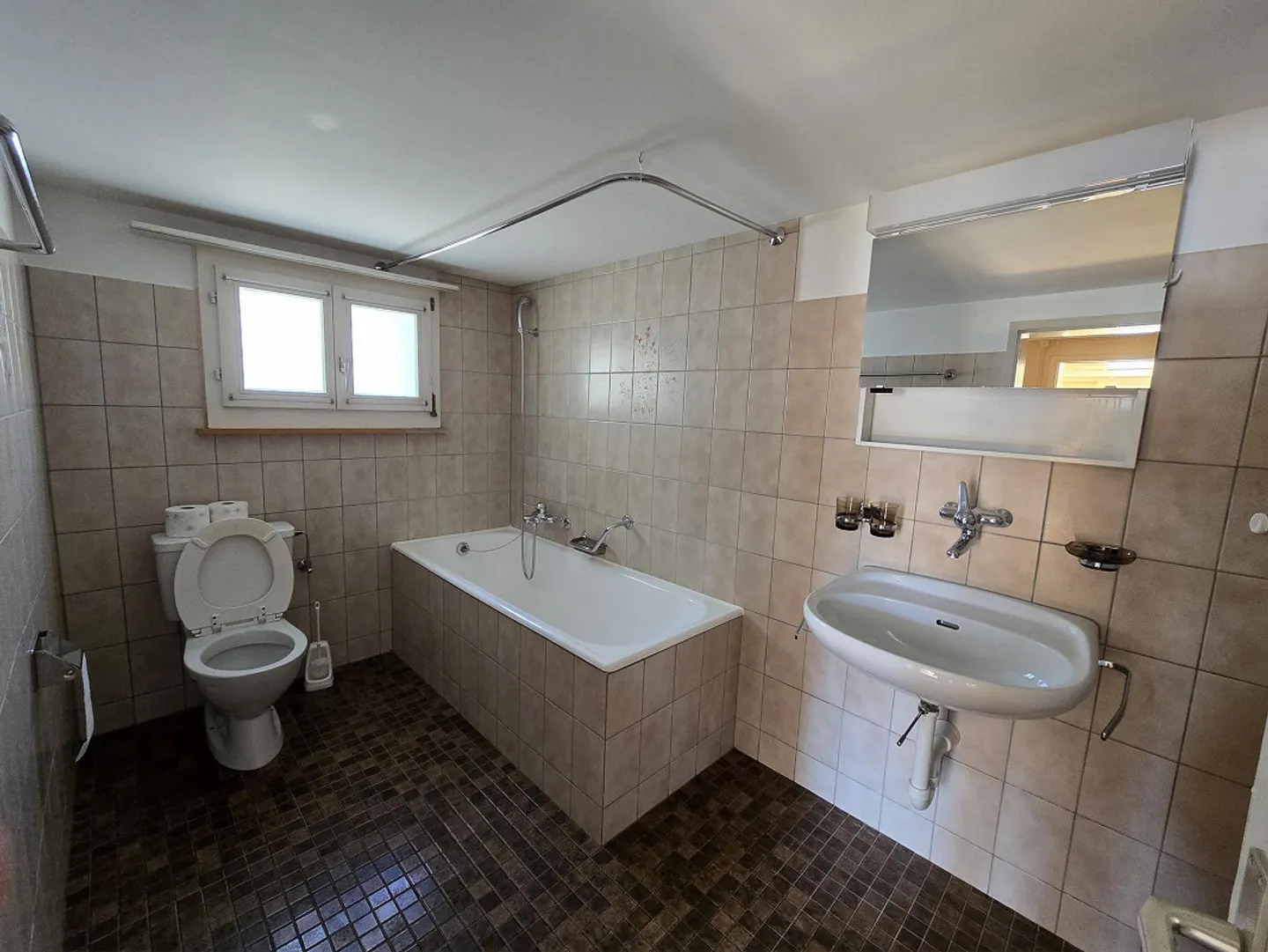 4-room old building apartment - Photo 4 of 8