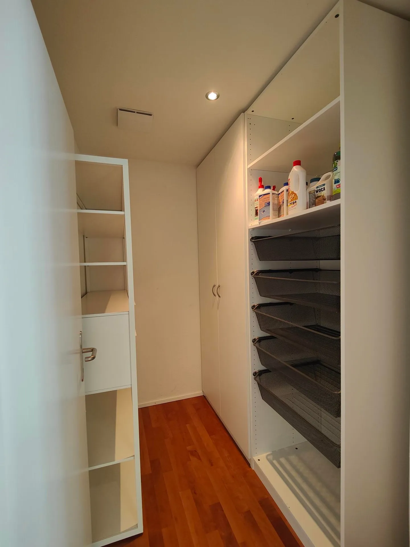 Ampio appartamento di 4,5 stanze con balcone - Foto 9 di 16