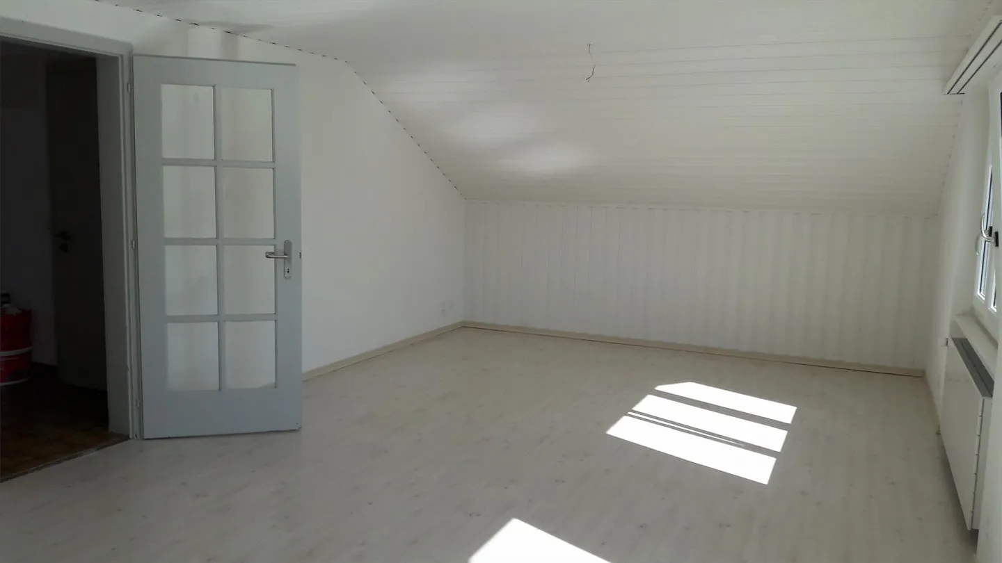 Appartement central de 4,5 pièces avec garage à Düdingen - Photo 2 sur 4