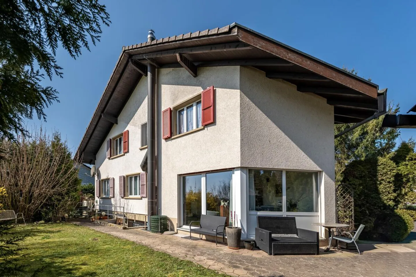 Maison individuelle polyvalente avec vue sur l'Aare - Photo 1 sur 13