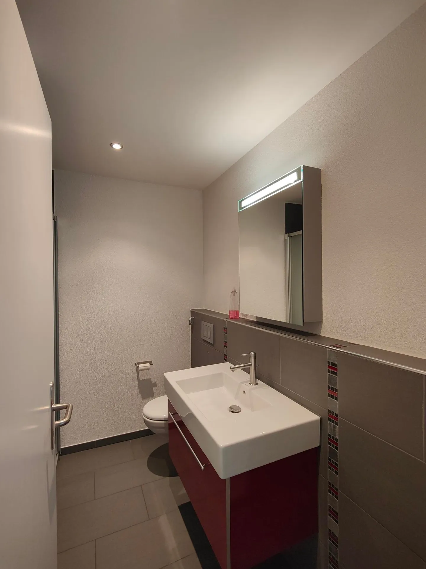 Ampio appartamento di 4,5 stanze con balcone - Foto 12 di 16