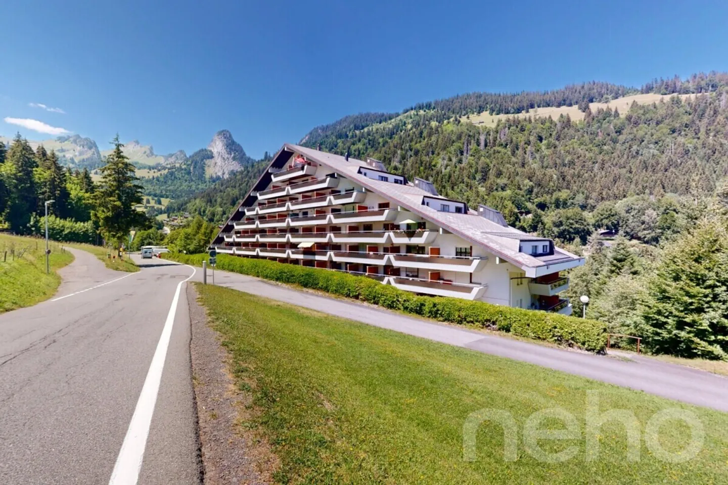 Charming 2.5-room apartment with balcony and 2 bathrooms - Photo 3 of 12