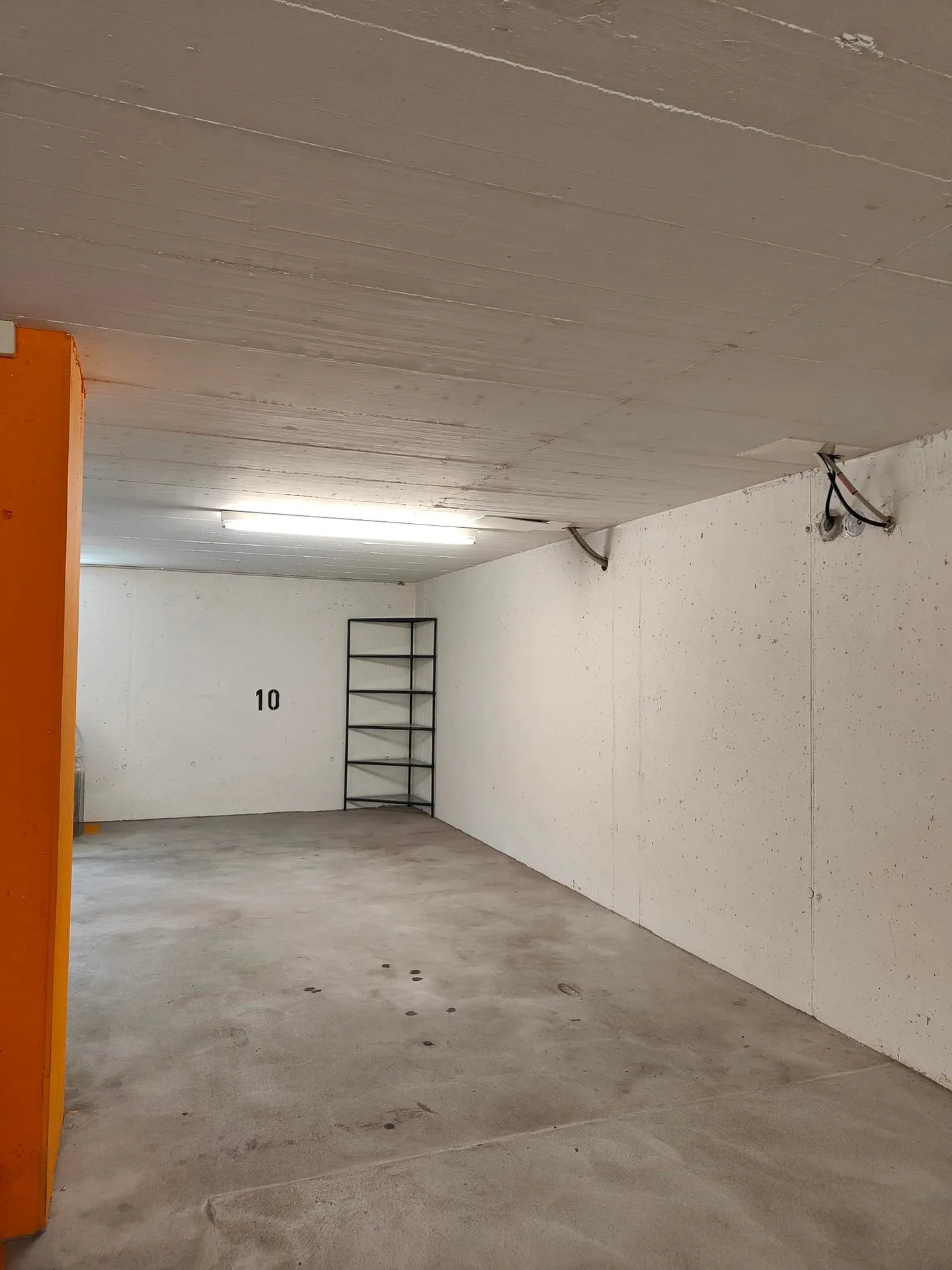 Ampio appartamento di 4,5 stanze con balcone - Foto 13 di 16