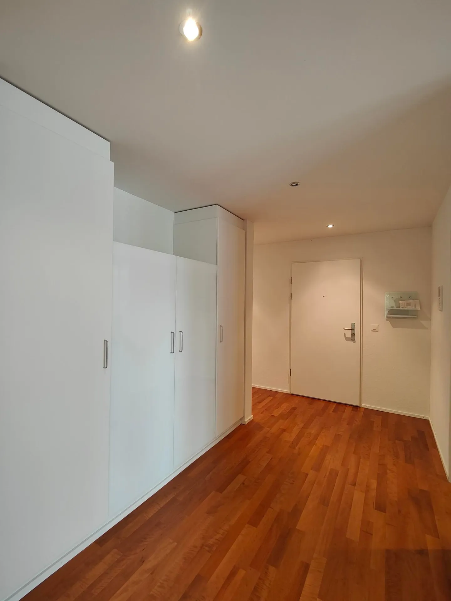 Ampio appartamento di 4,5 stanze con balcone - Foto 15 di 16
