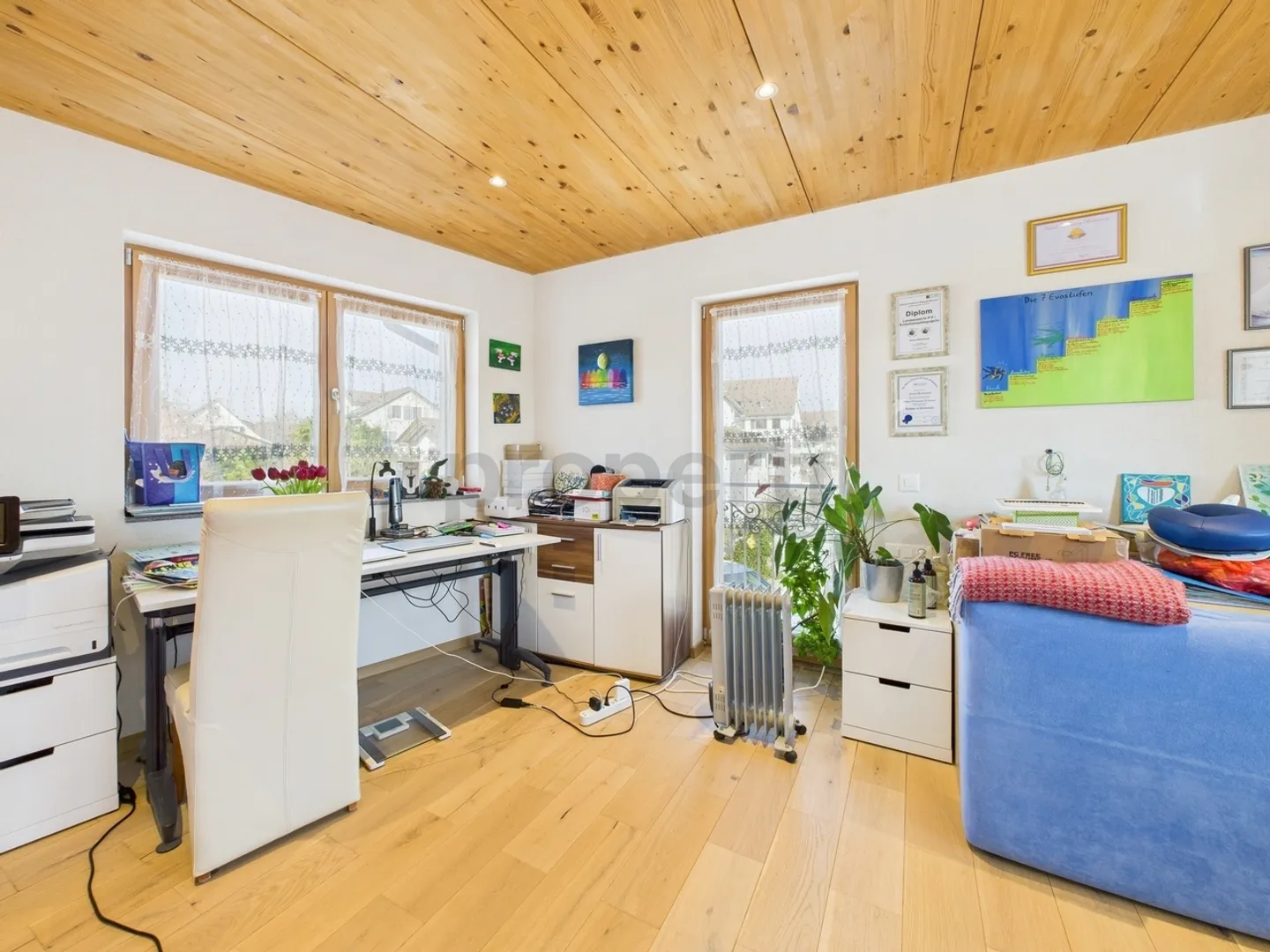 Spacious 4.5-room maisonette with balcony and high-quality finish in Tann - Photo 4 of 10