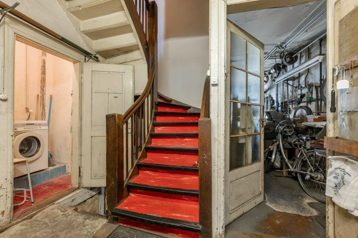 Historical Old Town House with Generous Living Spaces and Commercial Use - Photo 6 of 18