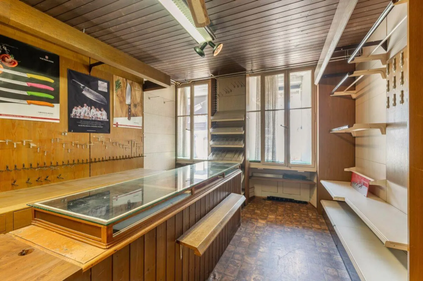 Historical Old Town House with Generous Living Spaces and Commercial Use - Photo 4 of 18