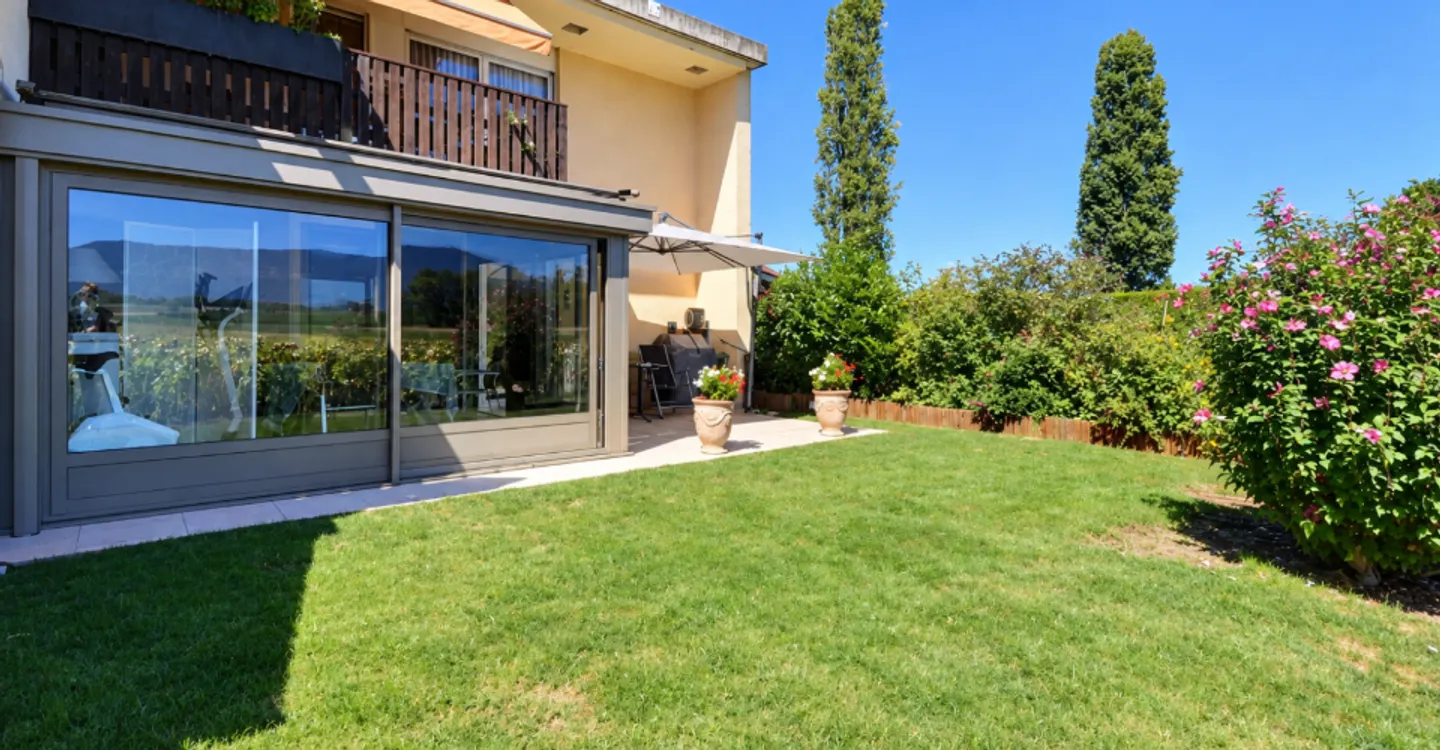 Magnifique appartement en rez de jardin vue dégagée sur la campagne en viager occupé sans rente - Photo 1 of 3