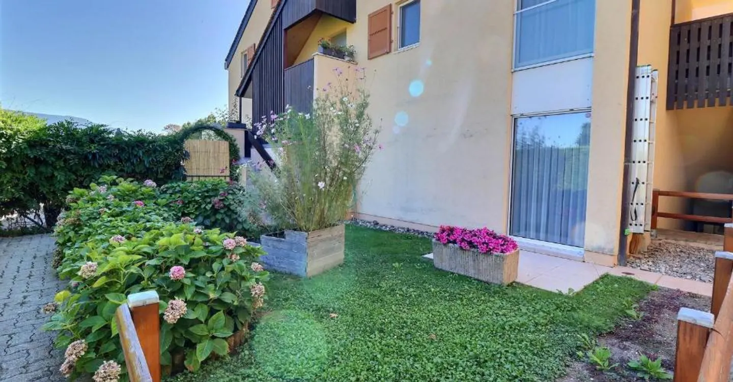 Magnifique appartement en rez de jardin vue dégagée sur la campagne en viager occupé sans rente - Photo 2 of 3