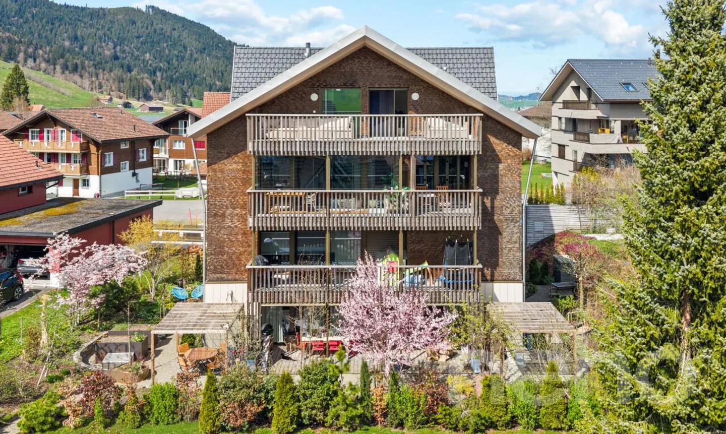 Maisonette Attica di Alta Qualità con Carattere Chic Alpino - Foto 2 di 11