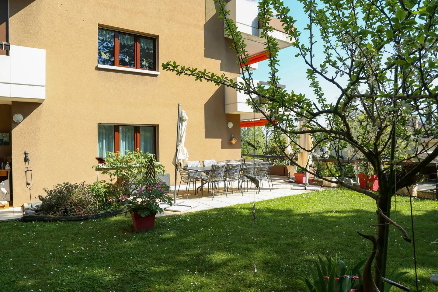 Magnifique appartement de 4,5 pièces avec vue sur les Alpes, terrasses et jardin - Photo 11 sur 14