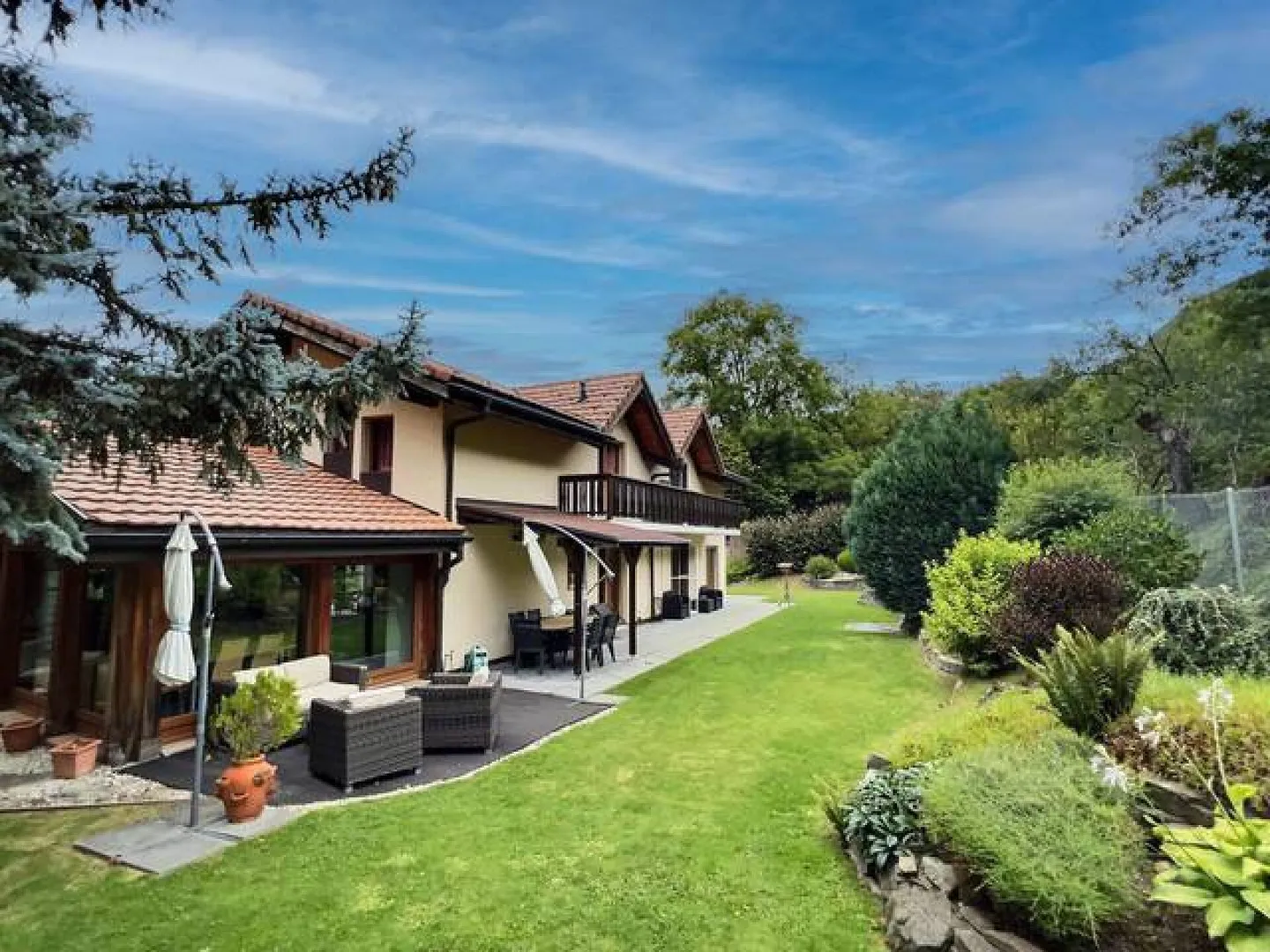 Mixed-use building in Martigny - Photo 5 of 10