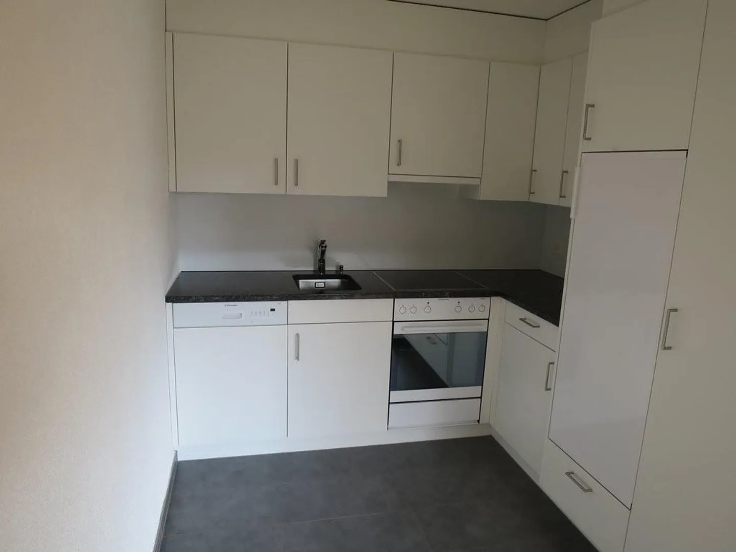 Cozy apartment with garden seating area - Photo 3 of 6