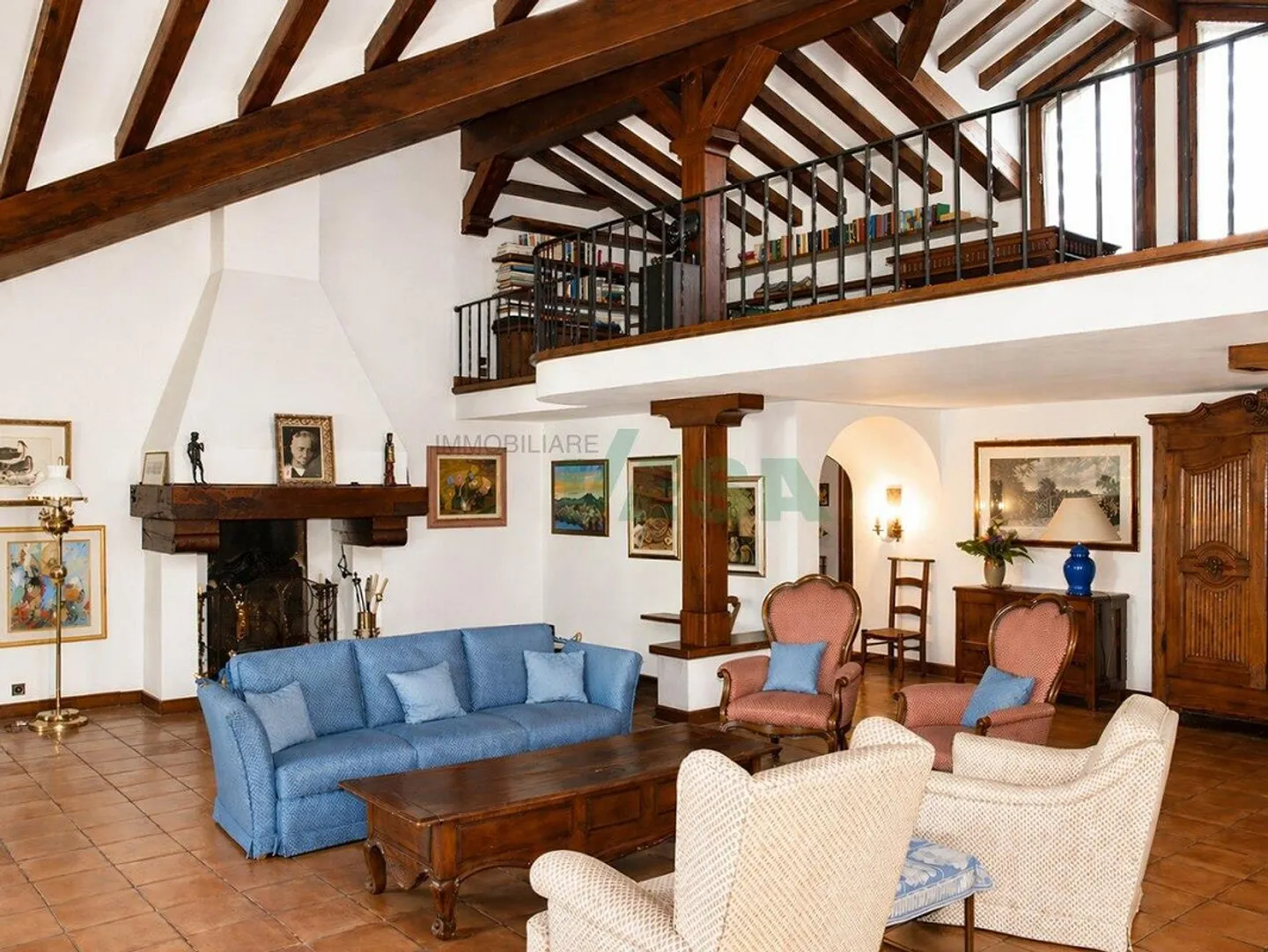 Luxuriöse und bedeutende Herrenhausvilla im Grünen in einer praktischen Lage - Foto 9 von 11