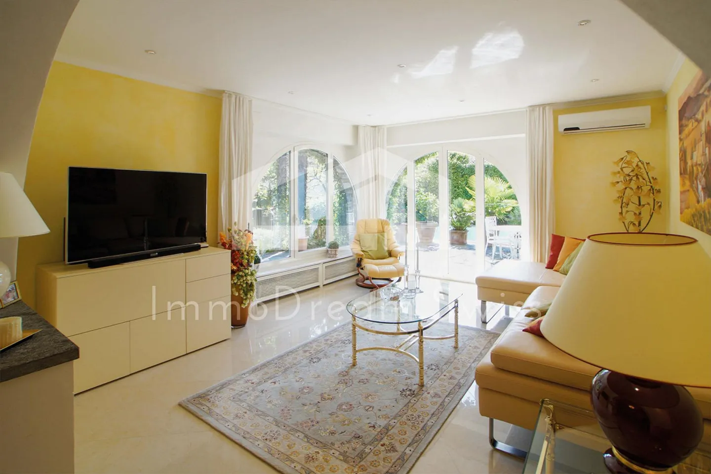 Villa in Ascona mit Pool - Foto 5 von 13