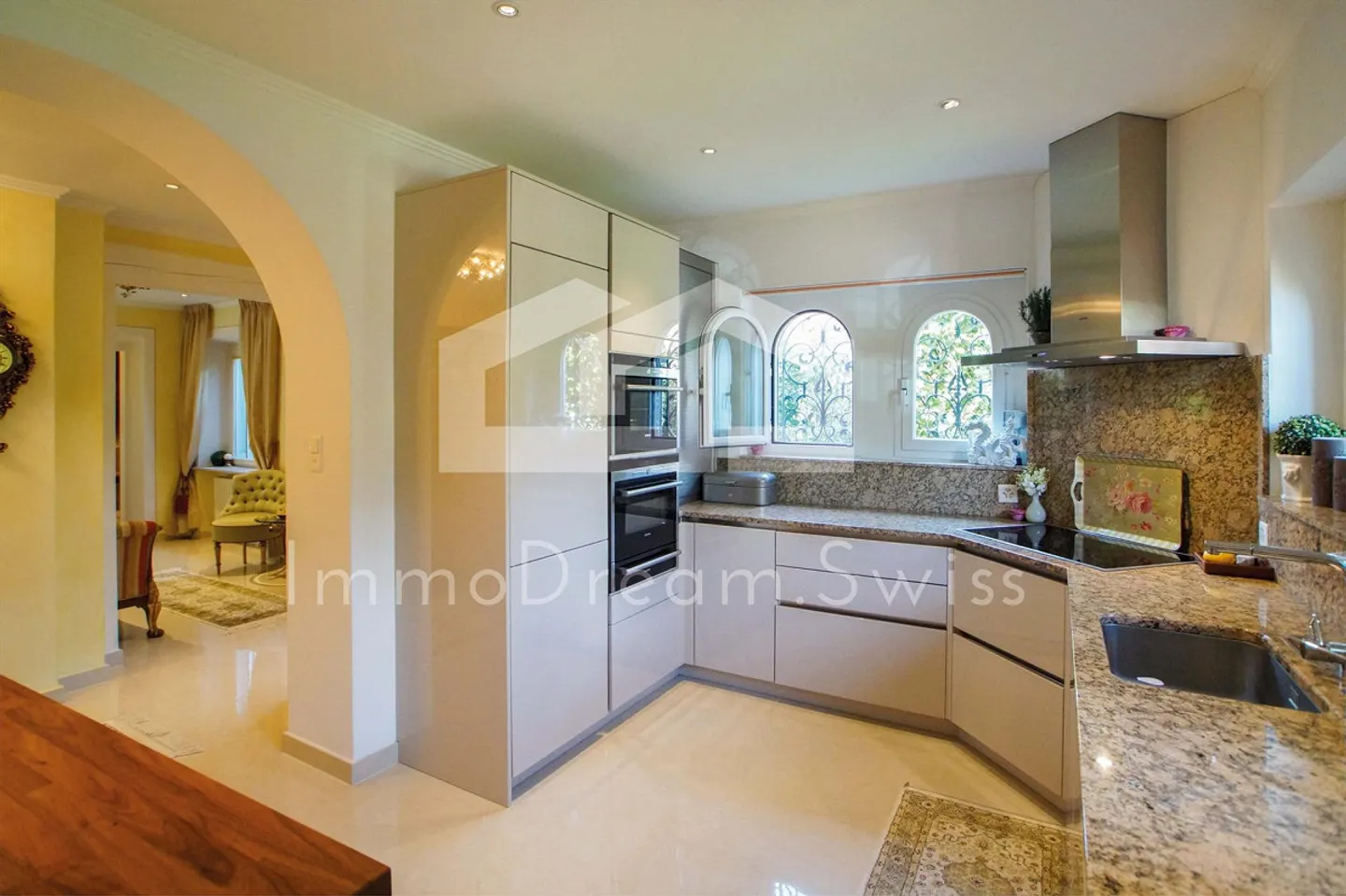 Villa in Ascona mit Pool - Foto 7 von 13