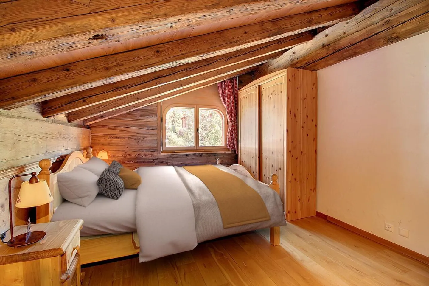 Duplex 5.5 rooms with balcony and panoramic view in secondary residence - Photo 6 of 13