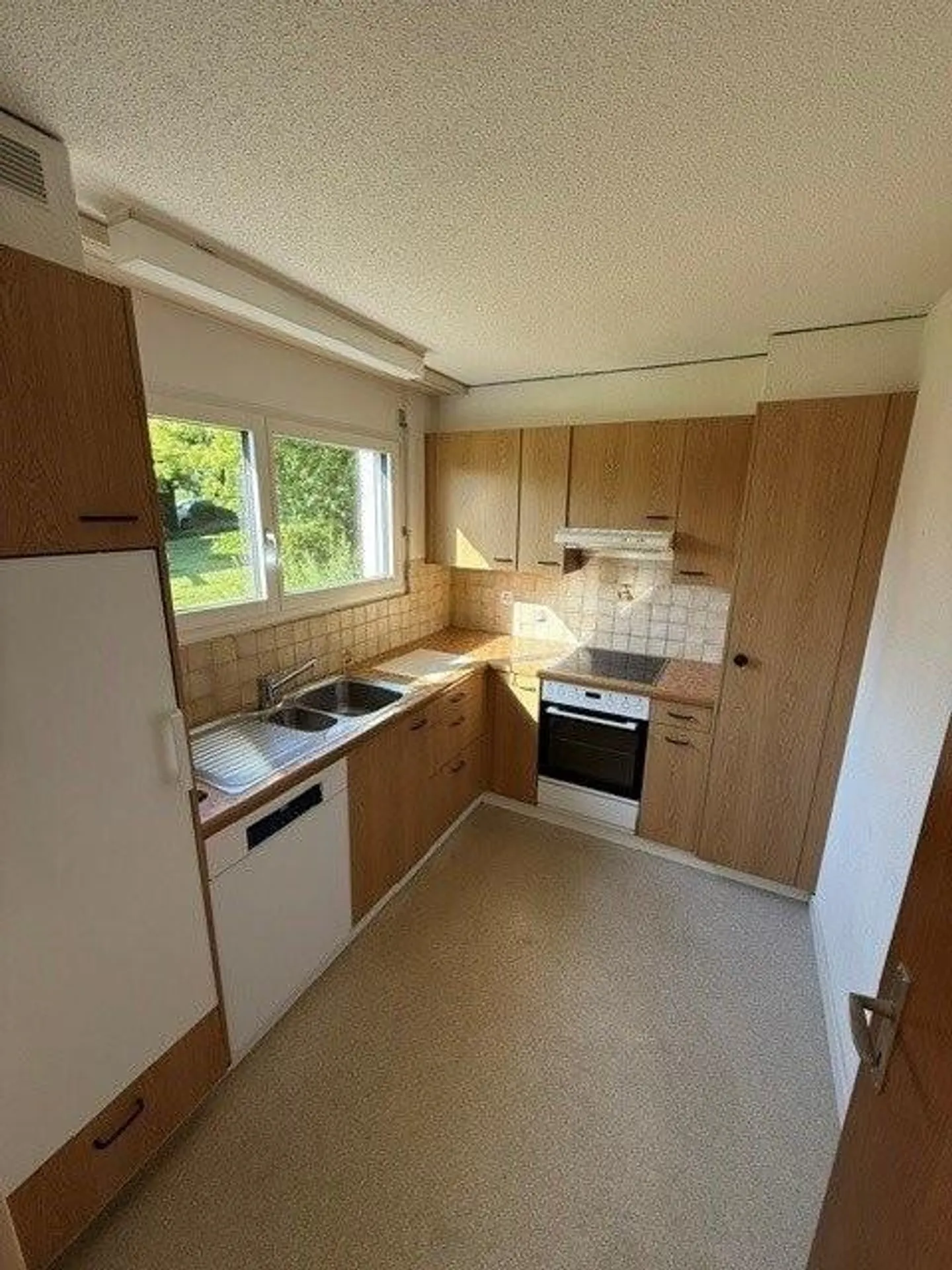 Grosszügige 3.5 Zimmerwohnung mit schöner Terrasse - Foto 3 di 11