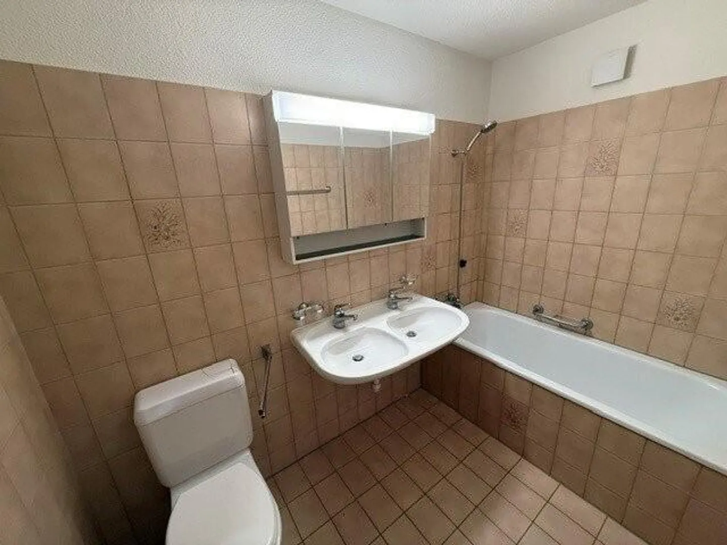 Grosszügige 3.5 Zimmerwohnung mit schöner Terrasse - Foto 4 di 11