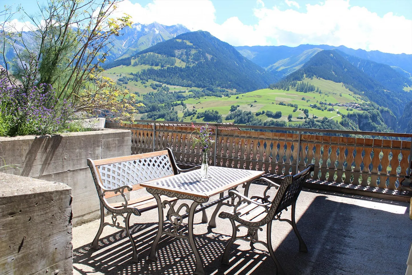 Lumnezia, in Cumbel, 2 1/2 room apartment for rent - Photo 6 of 9