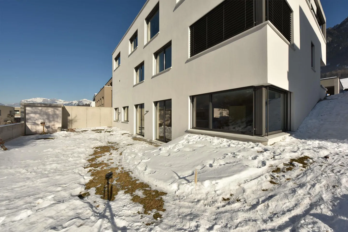 Dreamy spacious 3.5 room garden apartment in a quiet location! - Photo 1 of 9