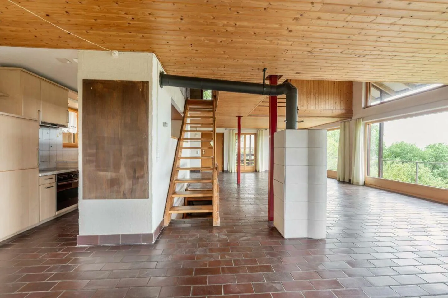 Geräumiges Einfamilienhaus mit Aussicht - Foto 4 von 17