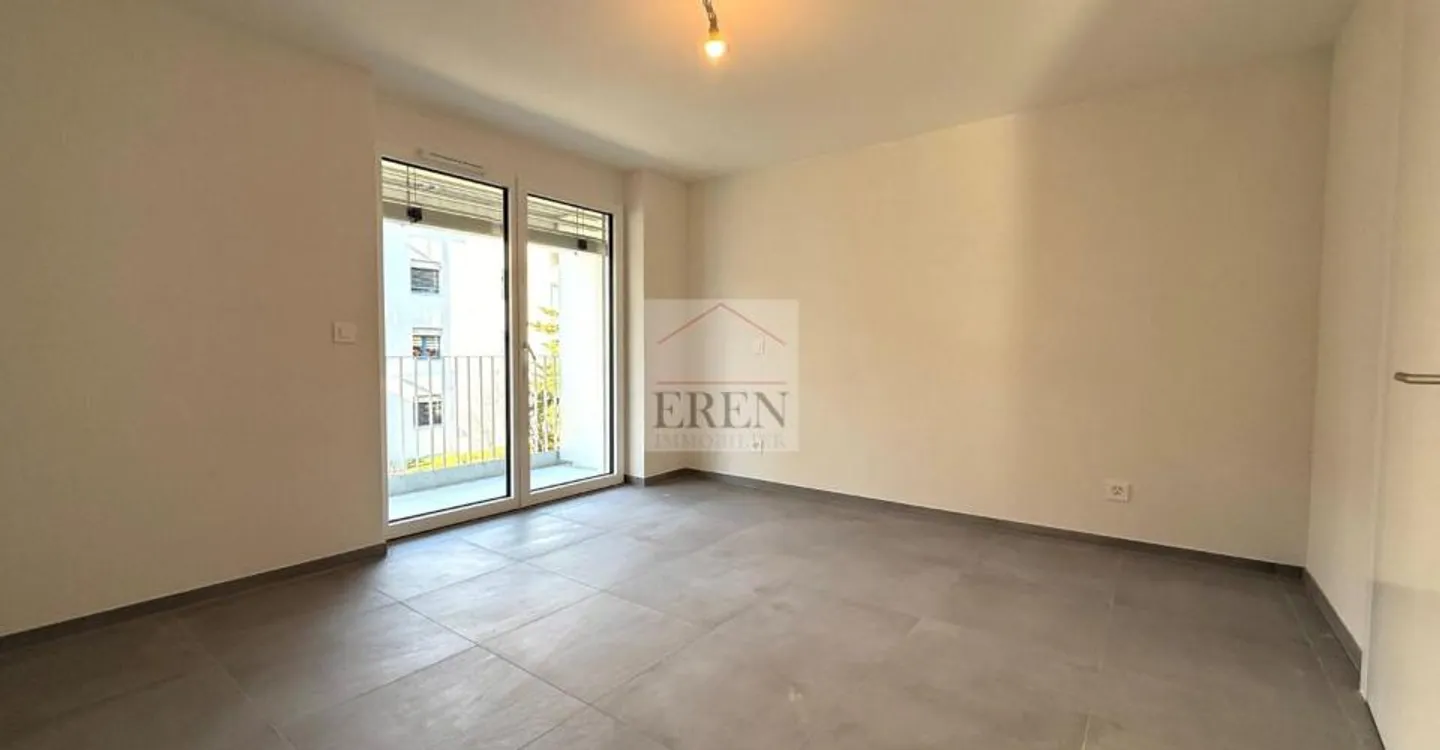 Superb 3.5 Room Apartment with Large 40m2 Balcony-Terrace on the 2nd Floor - Photo 8 of 11