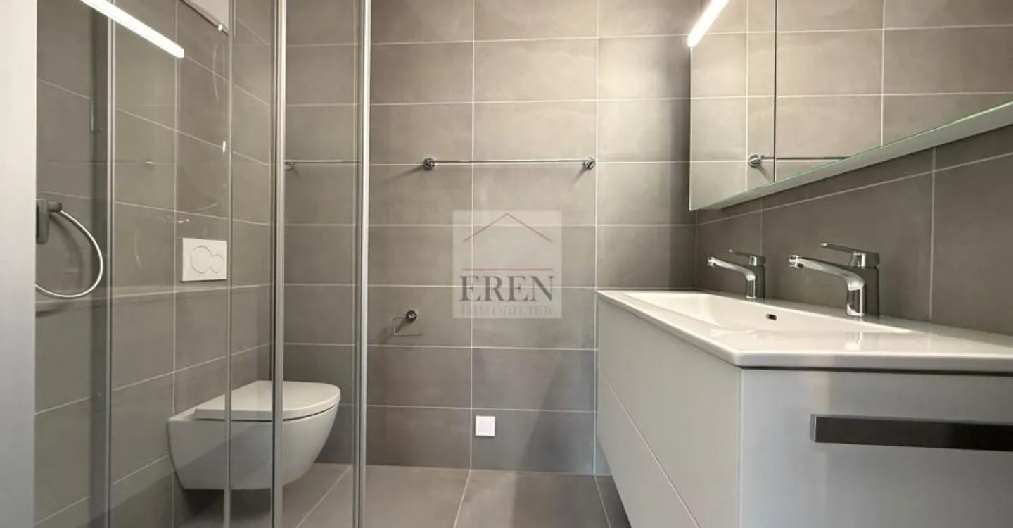 Superb 3.5 Room Apartment with Large 40m2 Balcony-Terrace on the 2nd Floor - Photo 10 of 11