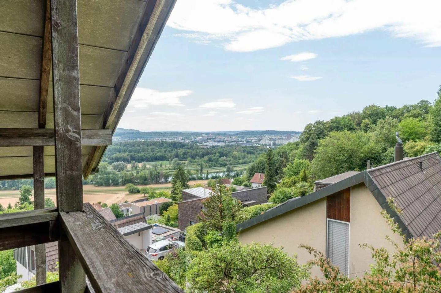 Geräumiges Einfamilienhaus mit Aussicht - Foto 12 von 17