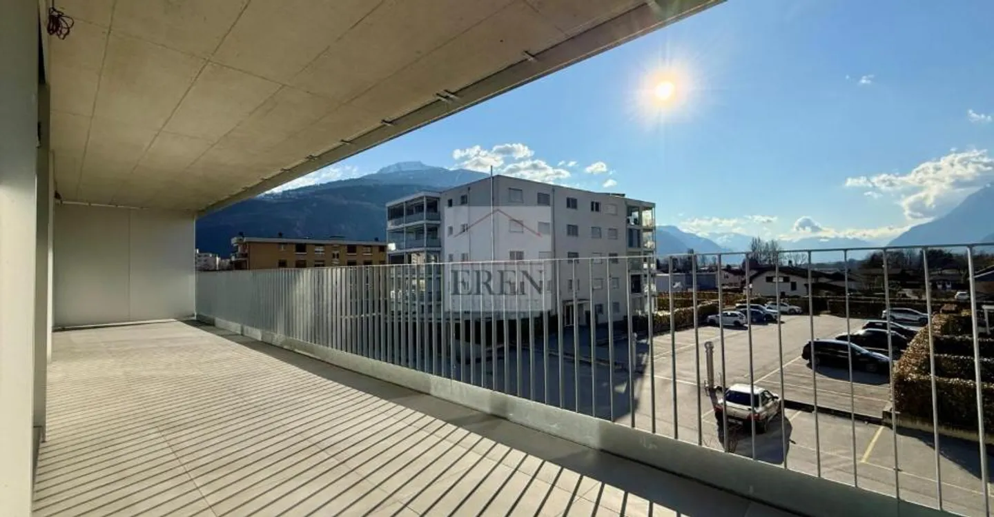 Superb 3.5 Room Apartment with Large 40m2 Balcony-Terrace on the 2nd Floor - Photo 11 of 11