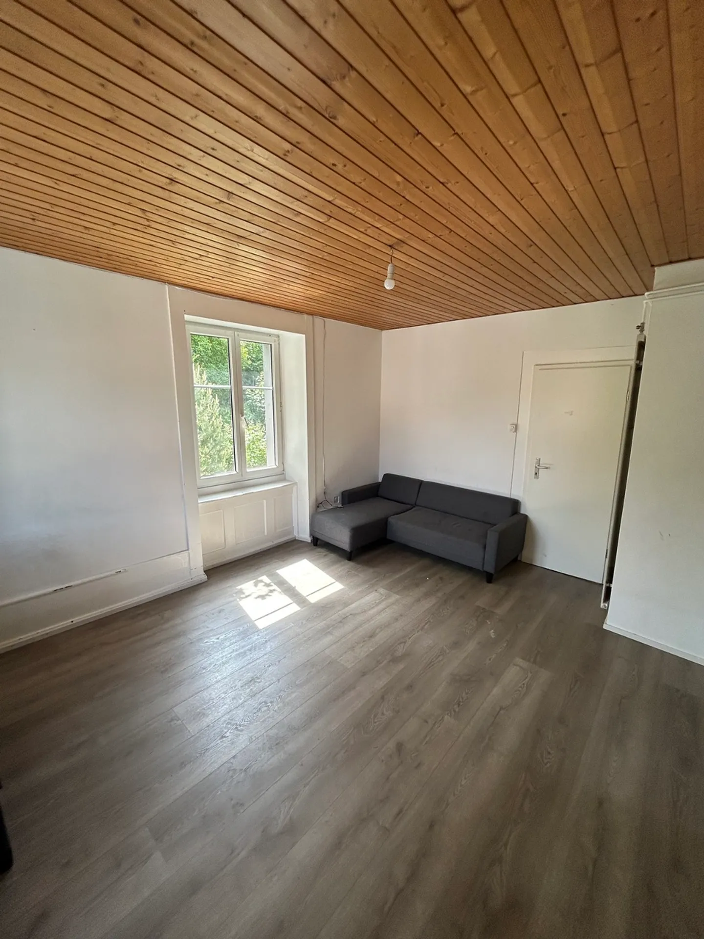 Appartamento spazioso di 4,5 locali a Locle - Foto 8 di 9