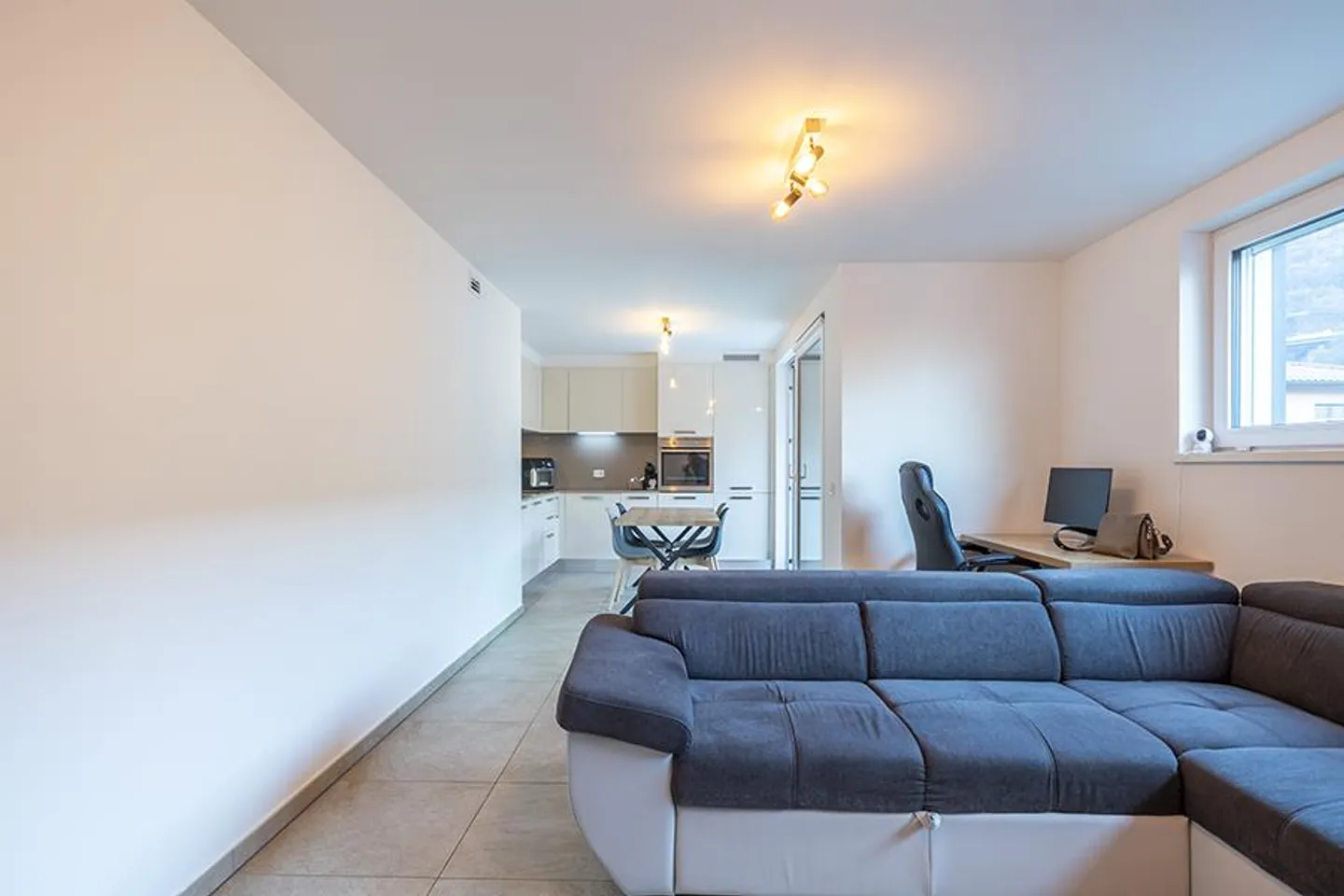 Appartamento moderno a Ticino - Foto 1 di 13