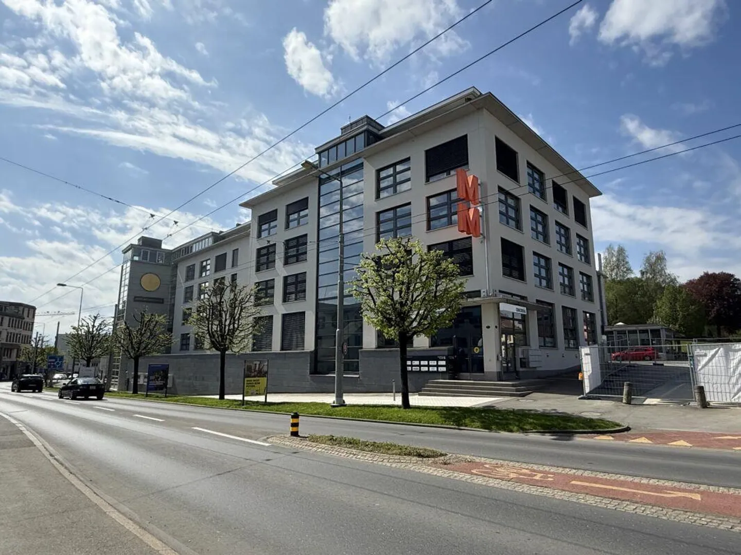 Attractive office spaces at Sonnenplatz 6 - central, flexible, ready for occupancy... - Photo 2 of 8